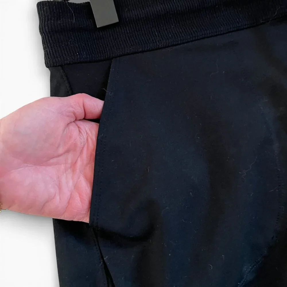 Athleta Black Joggers Women’s M Athleisure Travel Lounge Gorpcore Pants Pockets - Picture 4 of 14